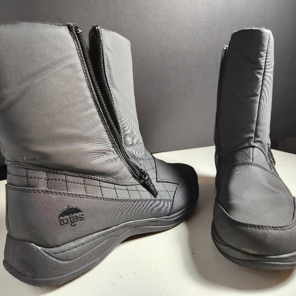 Ladies waterproof boots